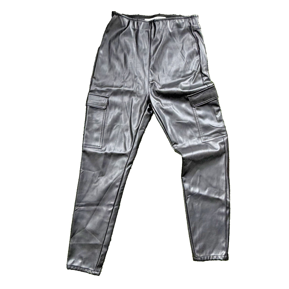 Juniors Tinseltown Black Faux Leather Cargo Pants Size Medium EUC